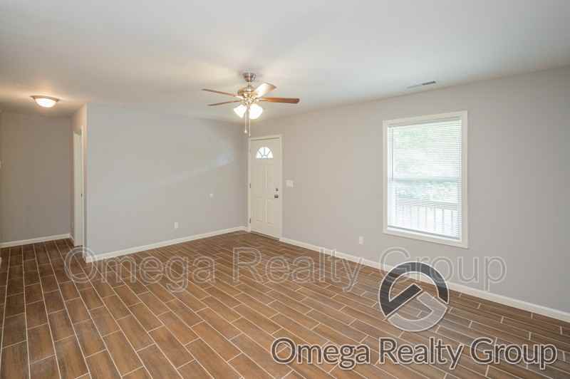 1180 Aquarius Dr - Photo 7 of 37