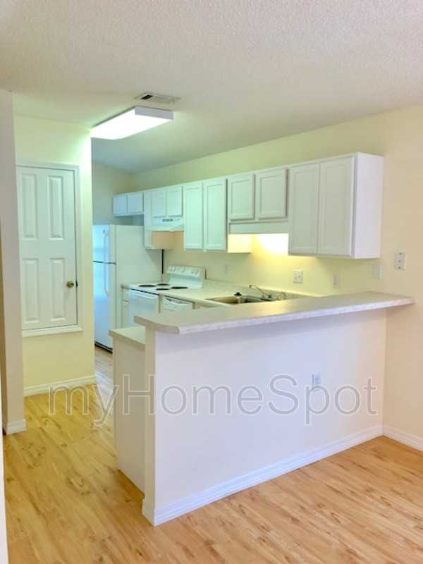 9704 Cobblebrook Dr - Photo 3 of 13