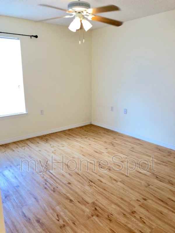 9704 Cobblebrook Dr - Photo 5 of 13