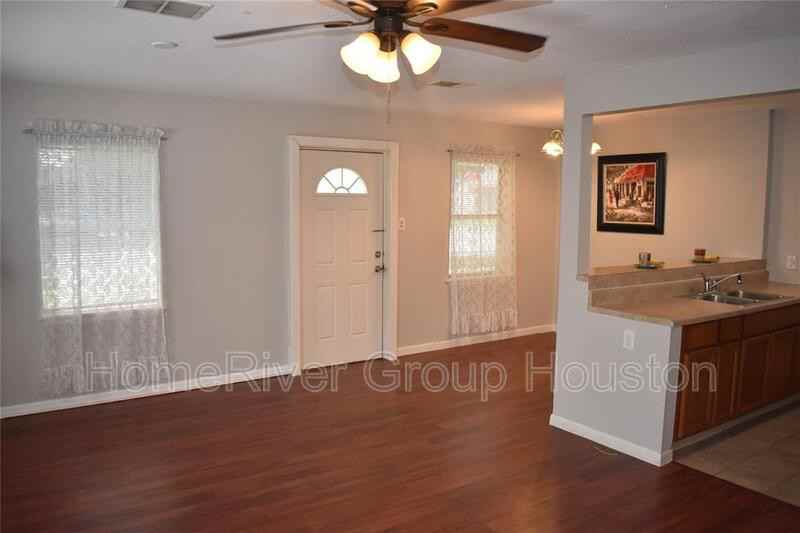 2432 38th Ave N - Photo 3 of 12