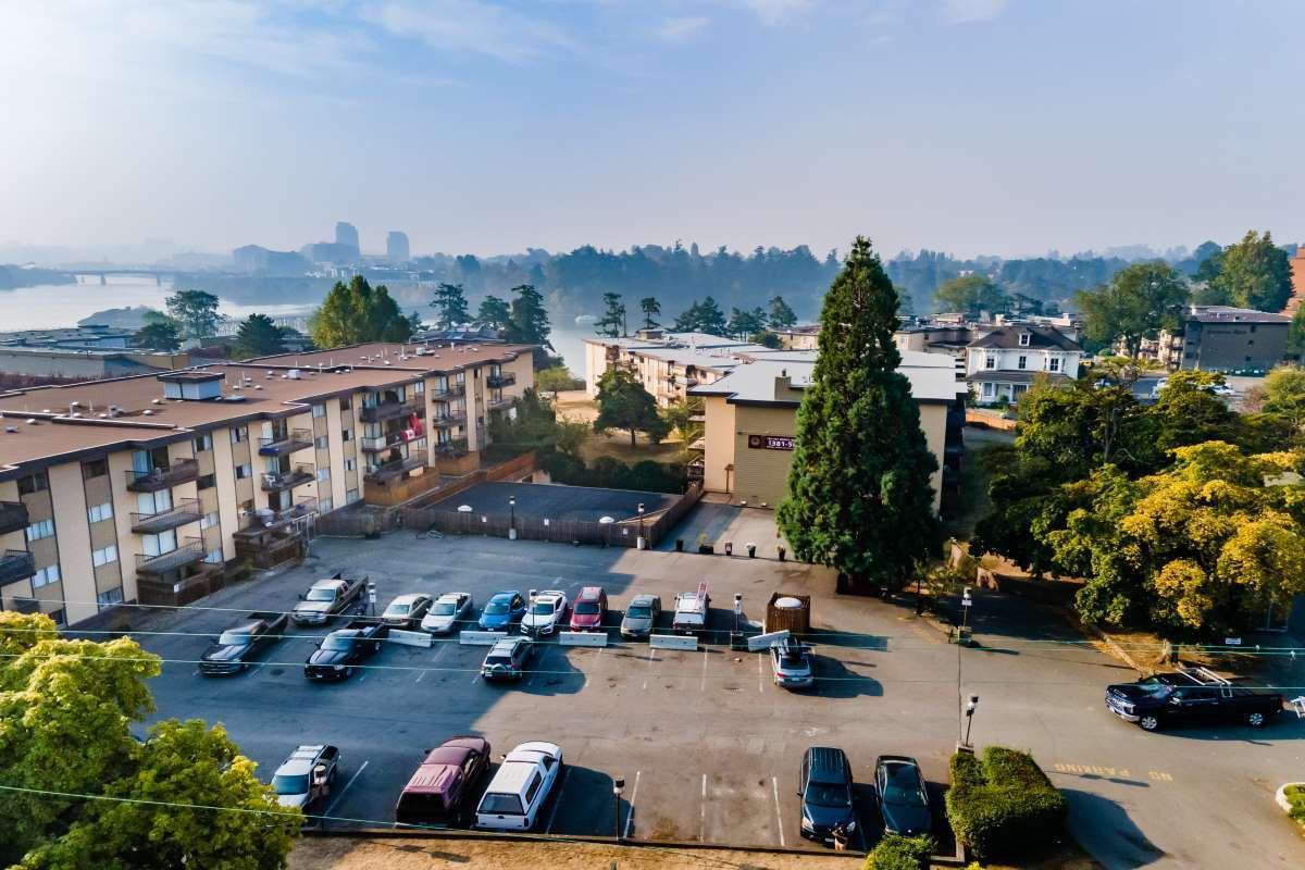 Gorge Apartments - Photo 3 of 9