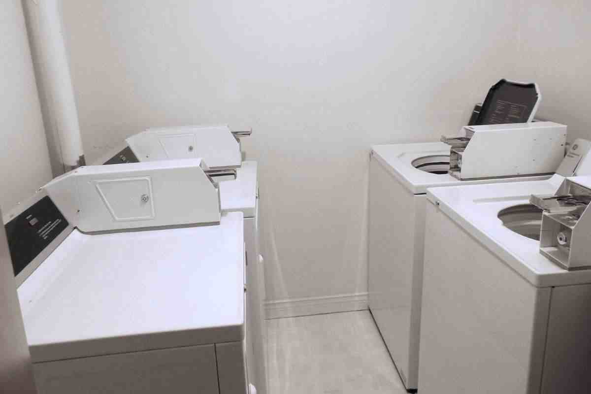 Chateau Heights - Photo 3 of 6