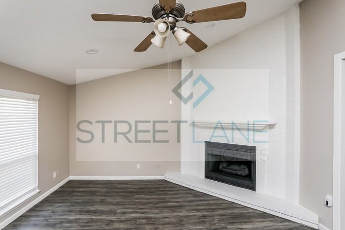 1506 Carlsbad Dr - Photo 2 of 15