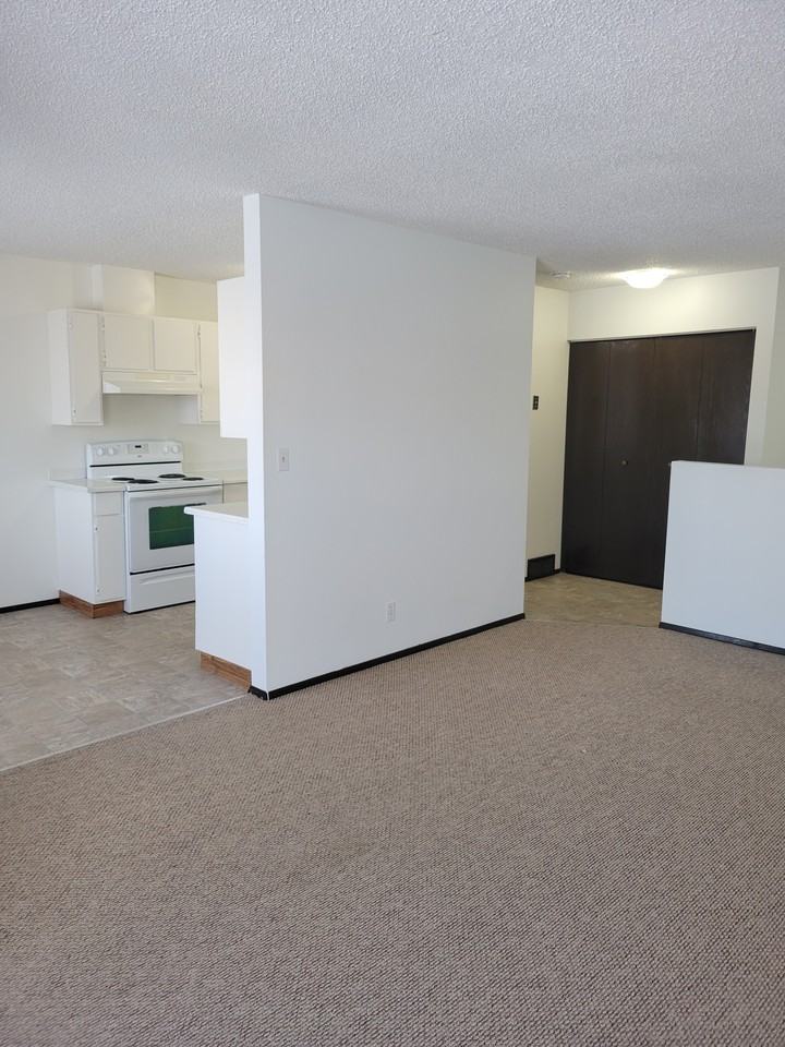 4604 46 Avenue #B - Photo 2 of 10