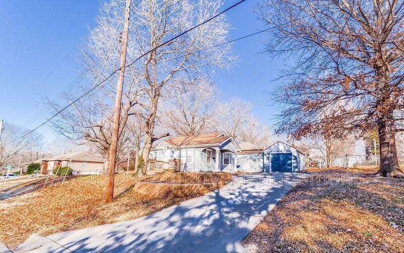 11434 E 27th St S - Photo 3 of 18