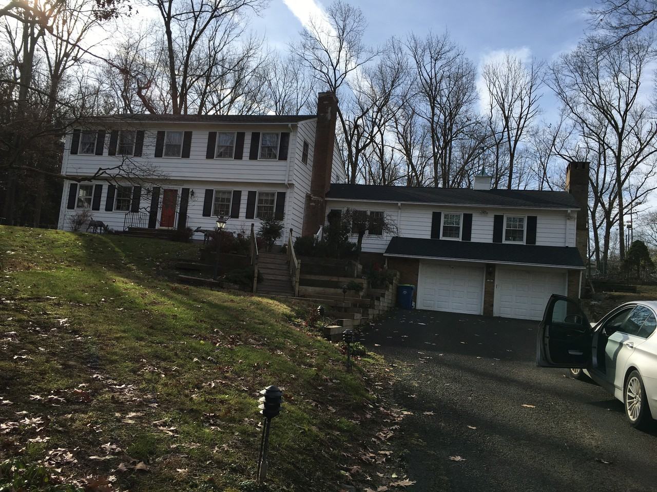 54 Robin Glen Rd - Photo 2 of 3