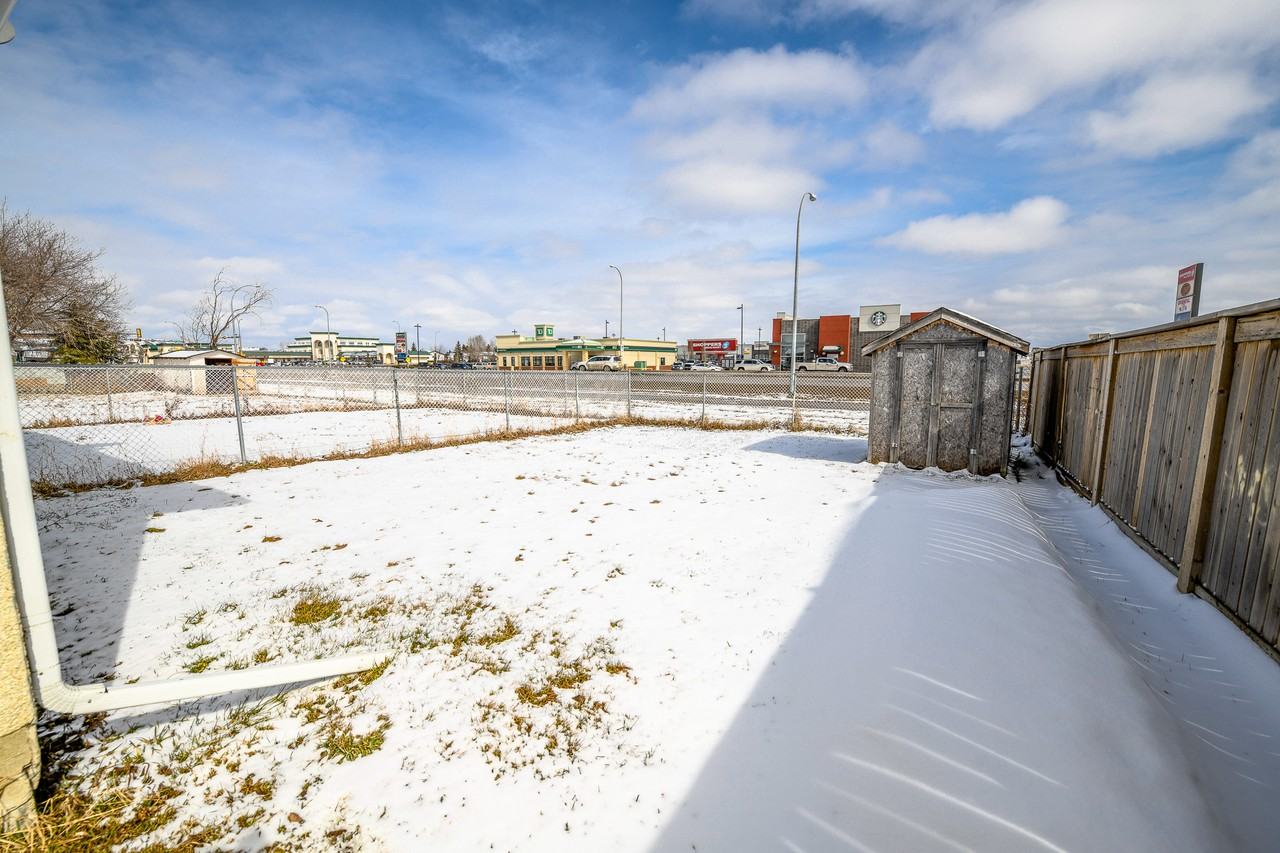 9805 92a St #9805-92AST - Photo 3 of 18