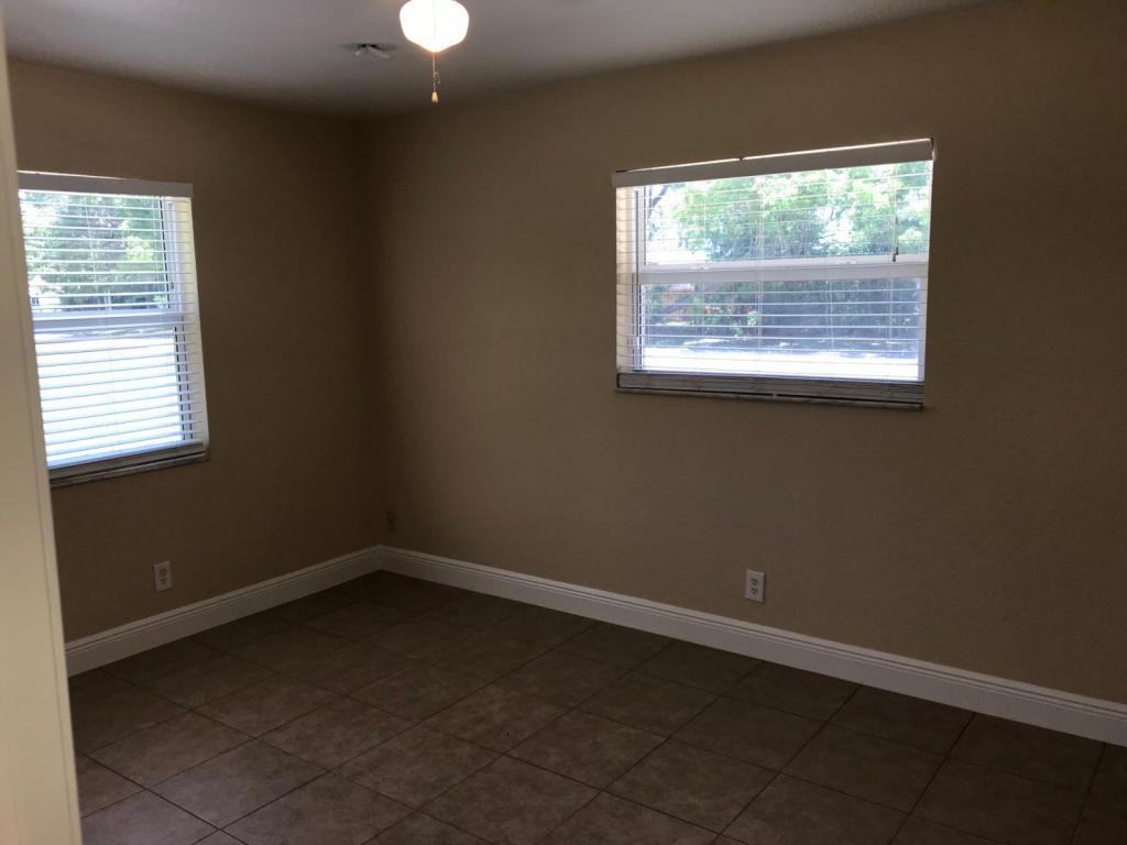 4337 Davis Rd - Photo 5 of 9