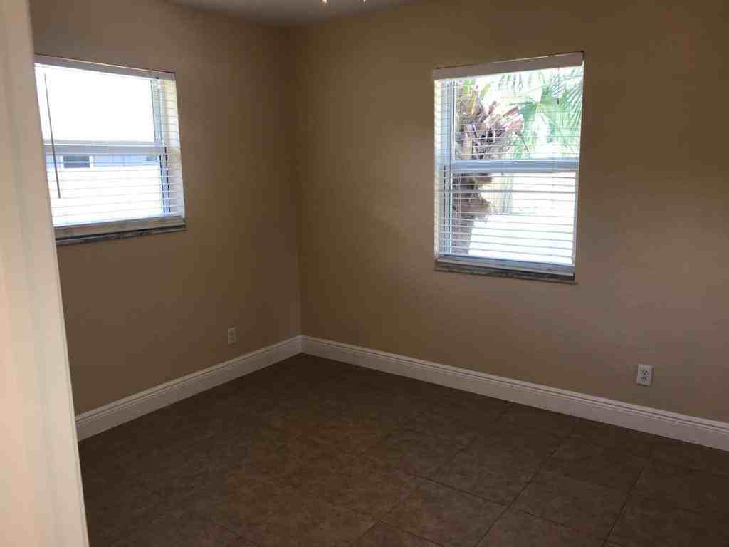 4337 Davis Rd - Photo 6 of 9