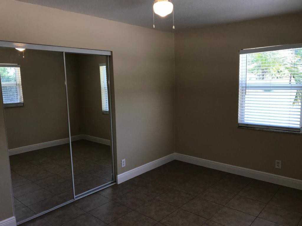 4337 Davis Rd - Photo 7 of 9