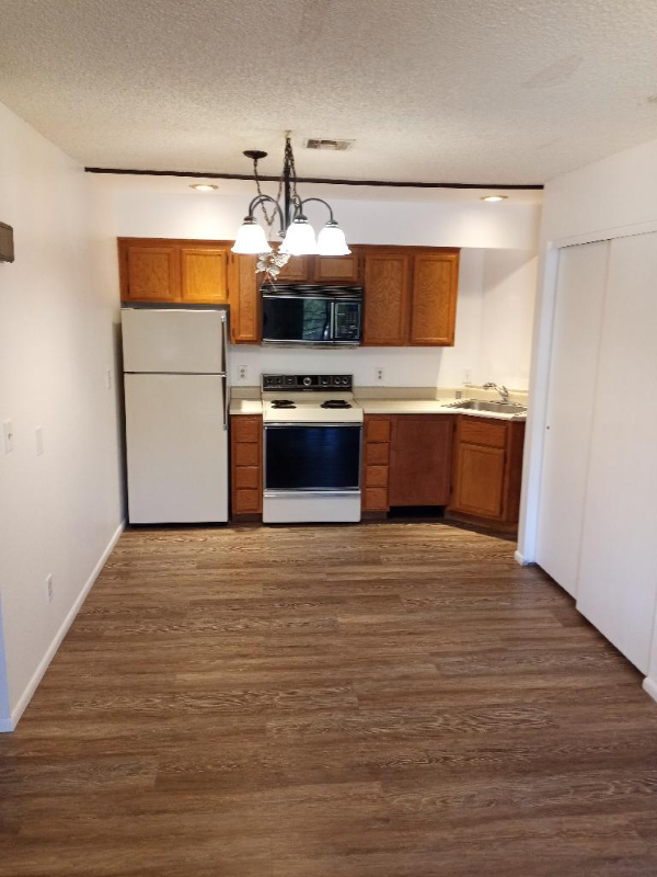 1099 Tower Butte Rd - Photo 3 of 17