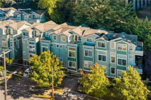 featured image of 1802 Franklin Ave E