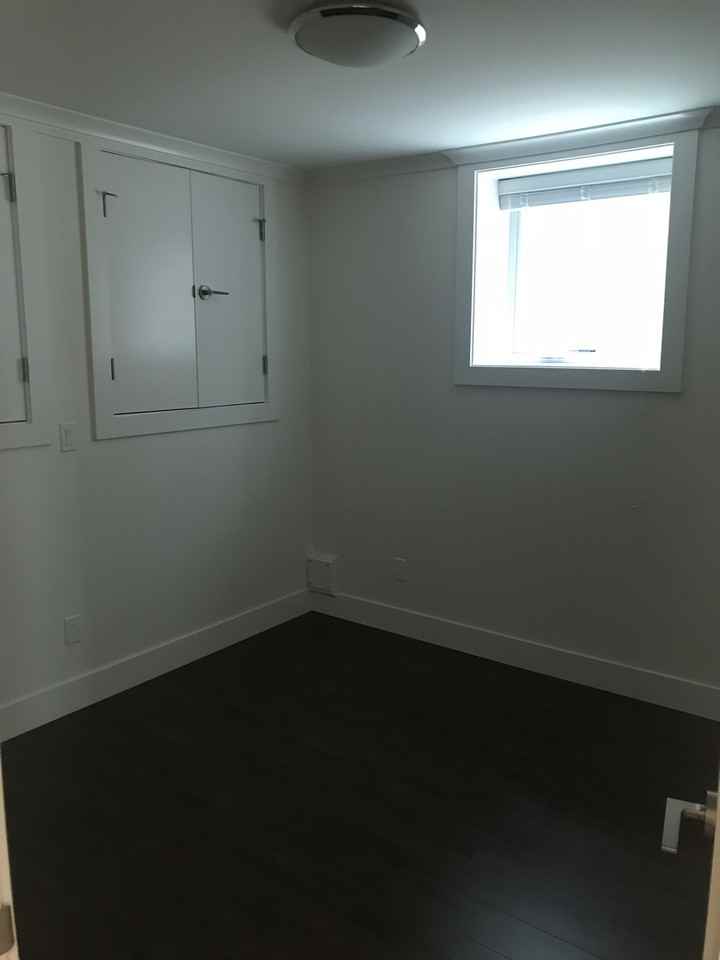 3989 Pine St - Photo 3 of 7