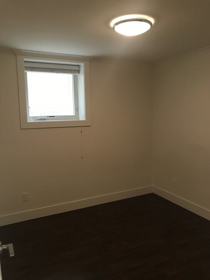 3989 Pine St - Photo 4 of 7