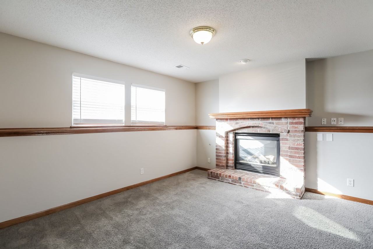 1012 Bob White Lane - Photo 3 of 17