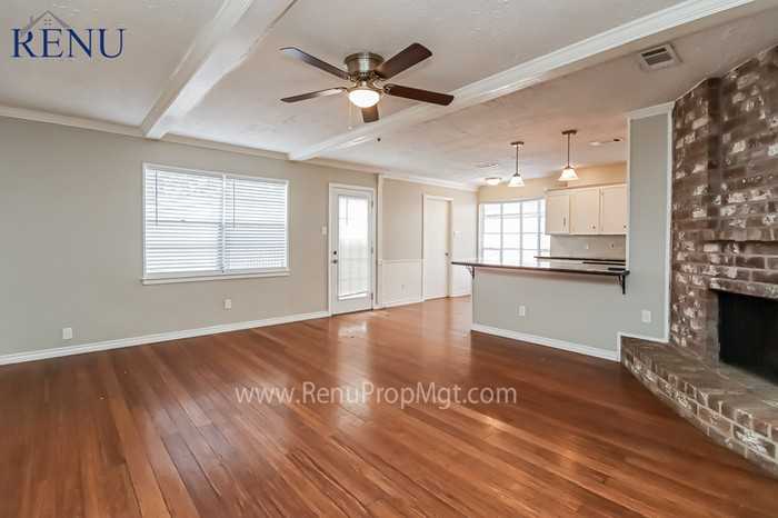 12219 Meadowhollow Dr - Photo 2 of 16