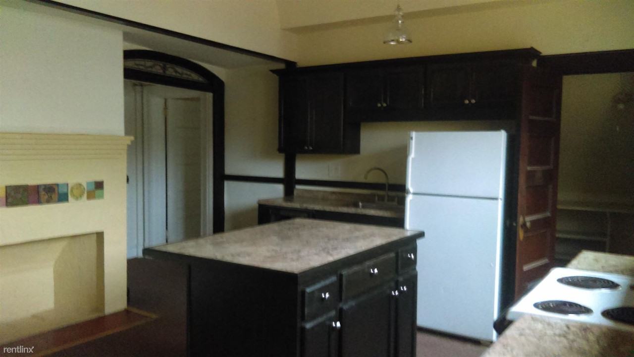 51 Grand Ave - Photo 2 of 8