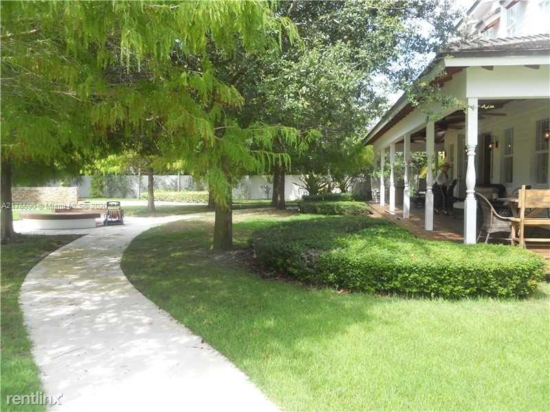 180 Ocean Blvd - Photo 2 of 4