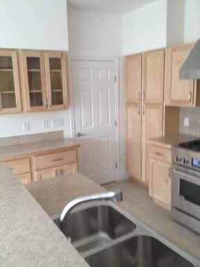 20940 Broadway St - Photo 3 of 10