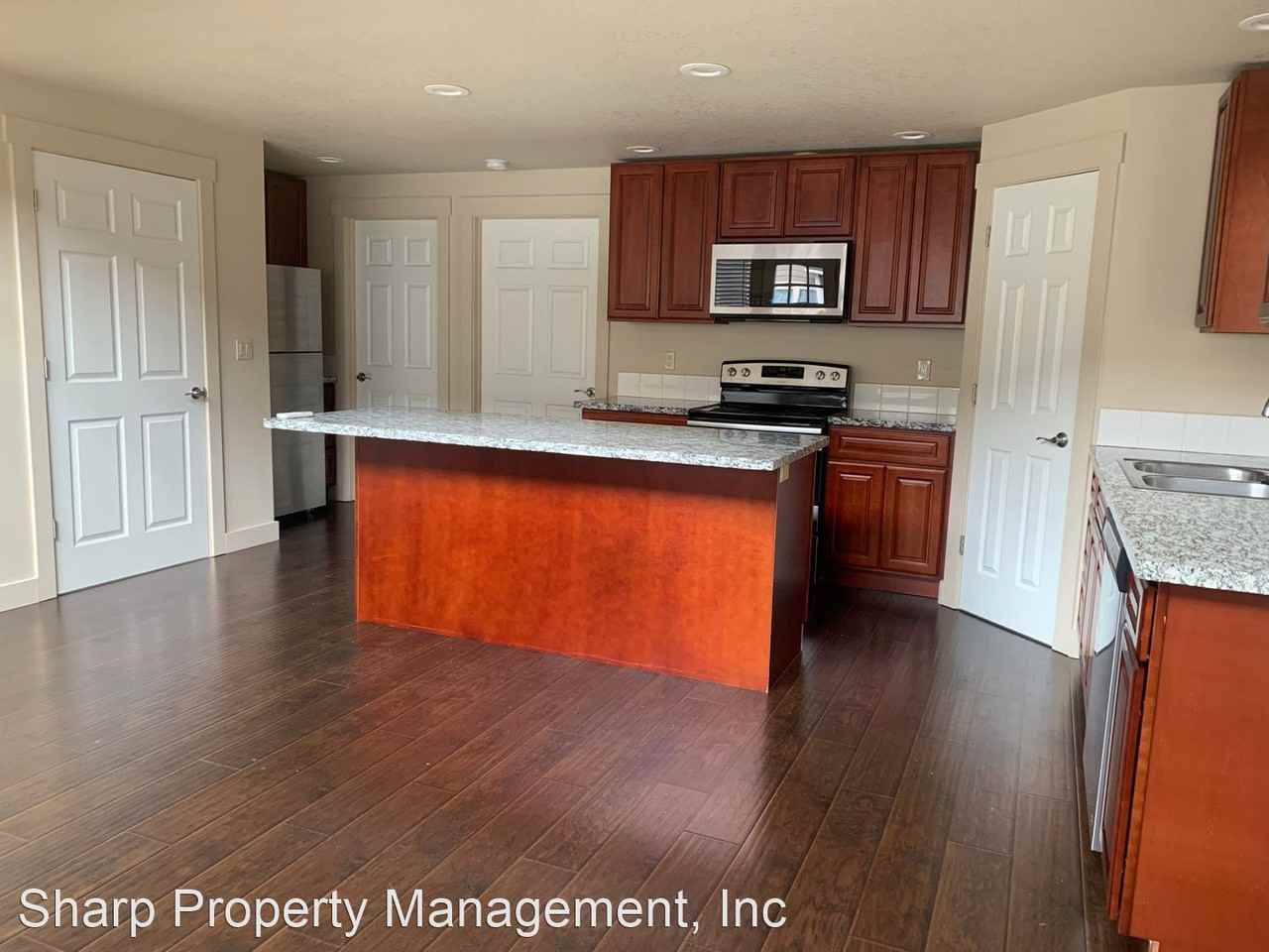 25-27 West Point Dr - Photo 3 of 14