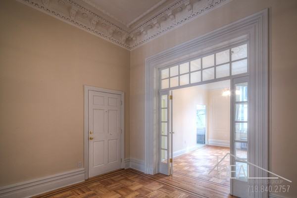 211 Union St 1 - Photo 3 of 5