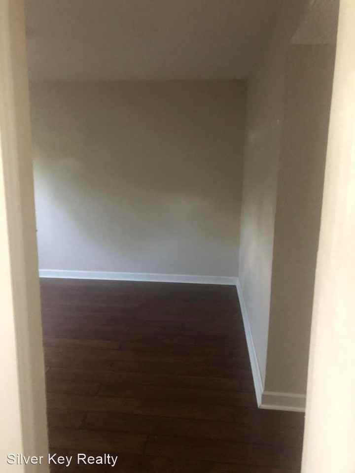 107-129 South Victoria Road - Photo 3 of 19