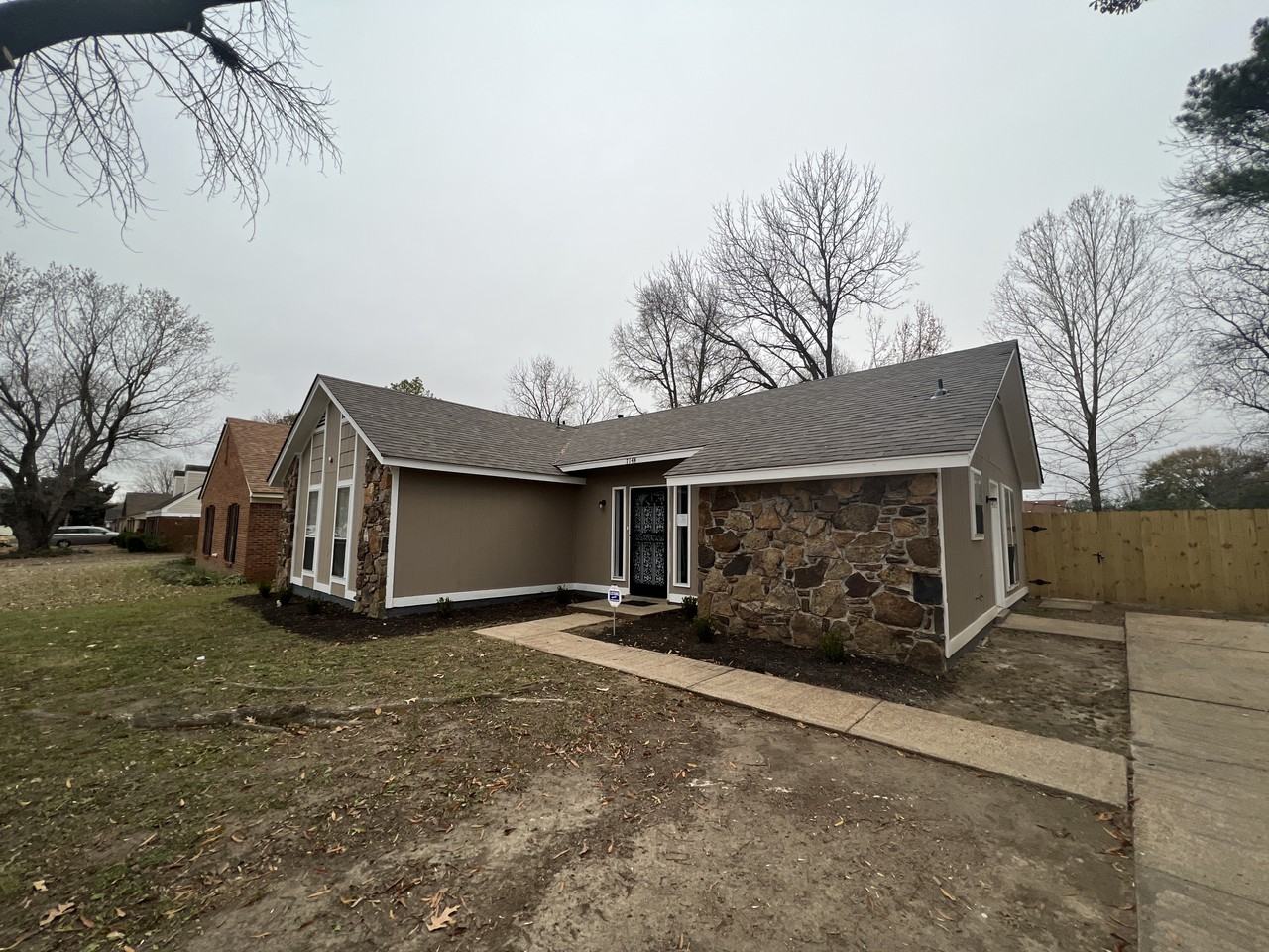 7144 Tulip Trail Dr - Photo 2 of 17