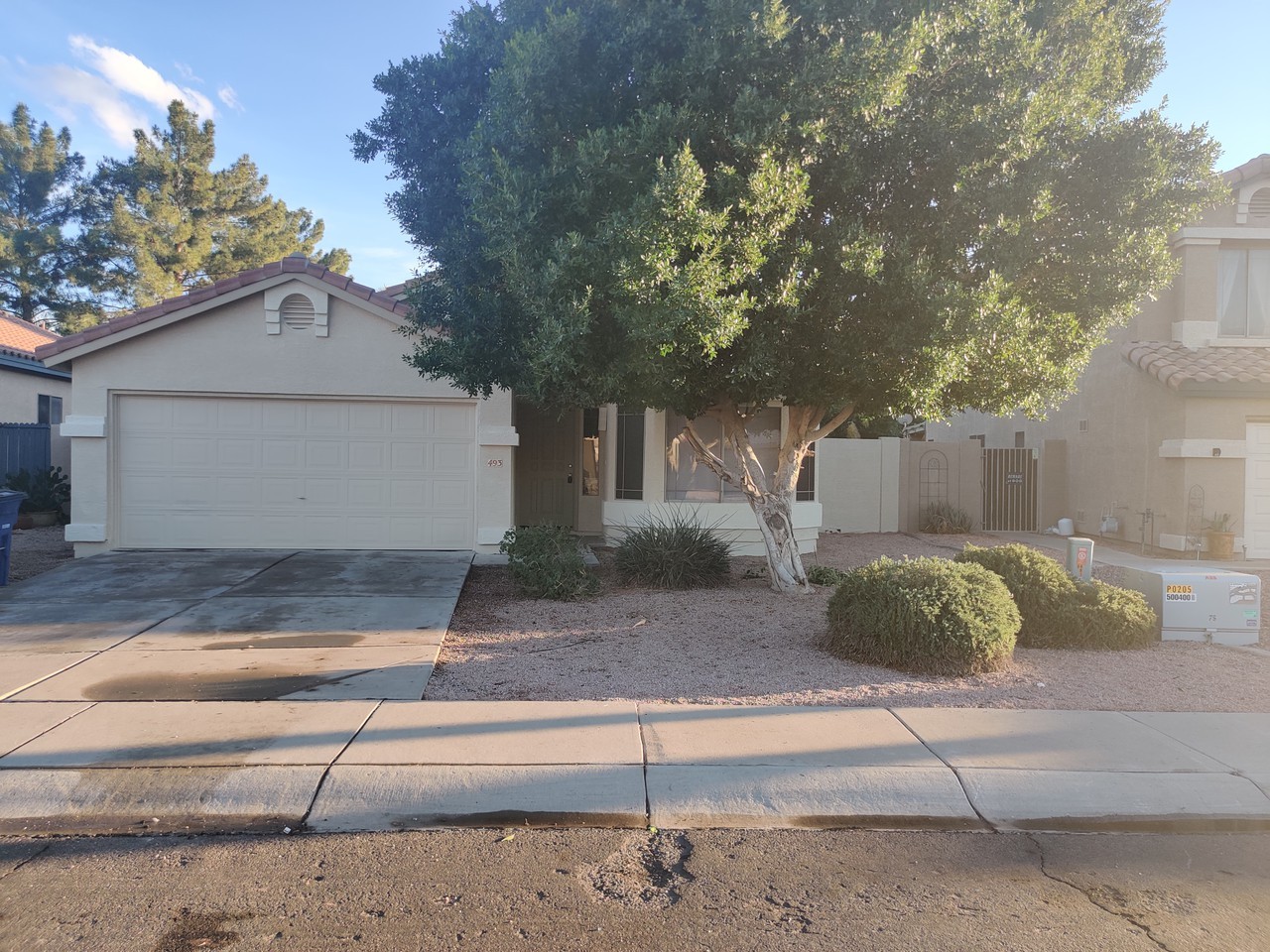 493 E Cantebria Dr - Photo 2 of 21