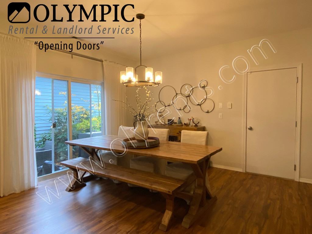 7636 Rushmore Ave Ne - Photo 4 of 14