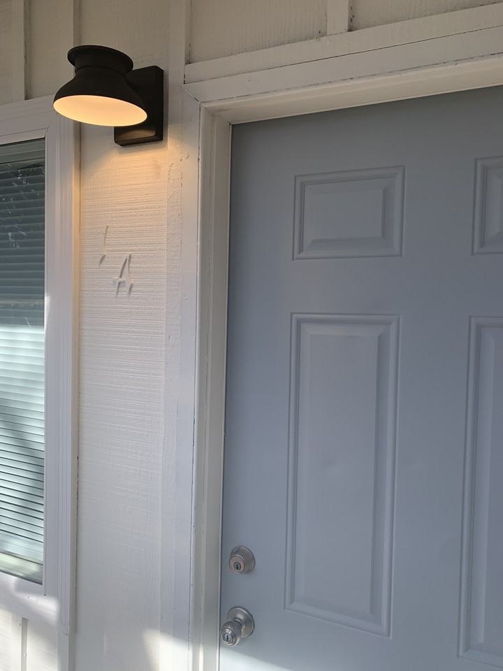 512 Ash St SE - Photo 2 of 20