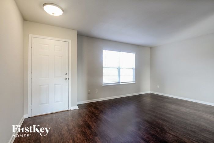 992 Nicole Way - Photo 2 of 15