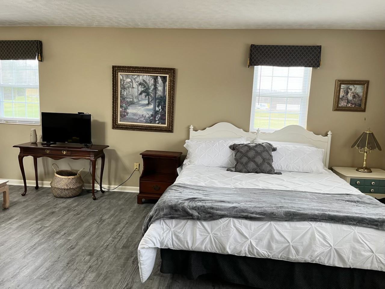 54 White Road Apartment - Photo 2 of 7