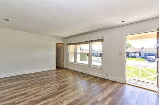 20281 Orchid St - Photo 3 of 12