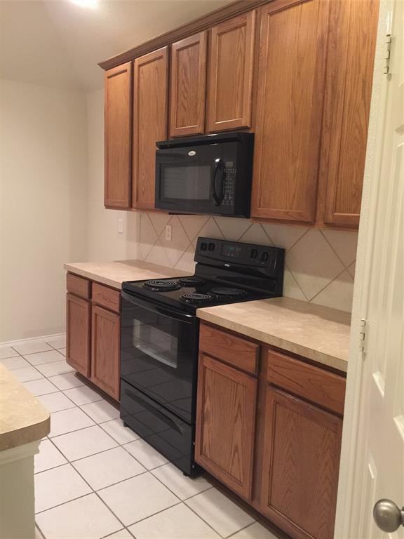 135 Old Settlers Trl - Photo 3 of 21