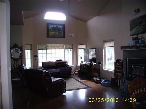 8694 Monument Dr - Photo 3 of 18