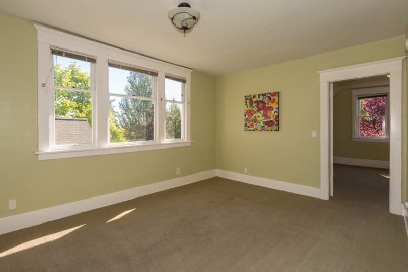 1618 E Mercer St #1-2 - Photo 6 of 10