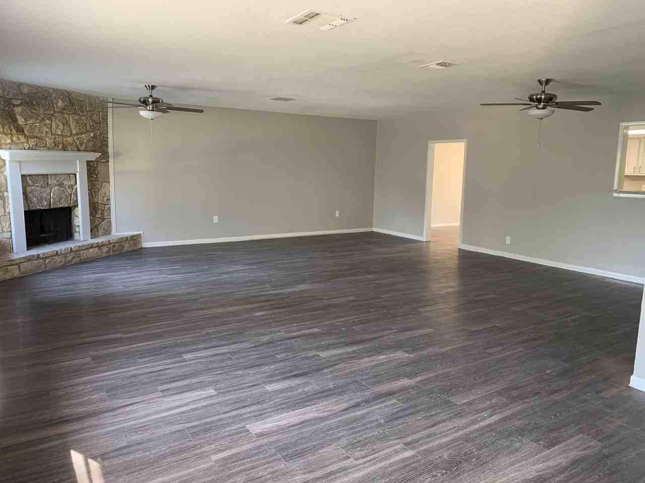 303 Avenue D - Photo 3 of 19