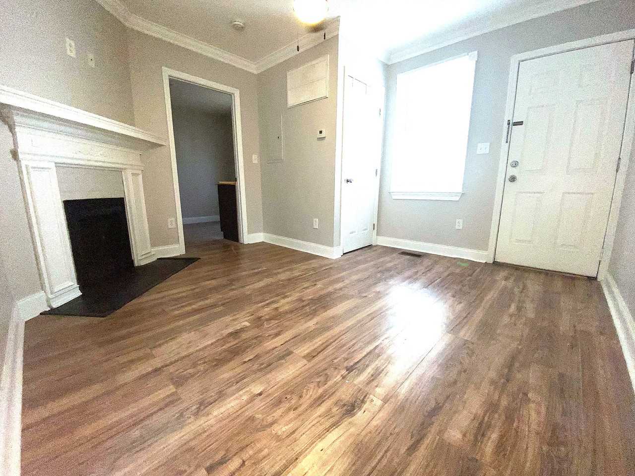 536 E Park Ave #C - Photo 5 of 10