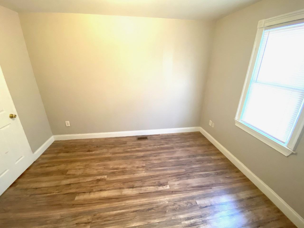 536 E Park Ave #C - Photo 7 of 10