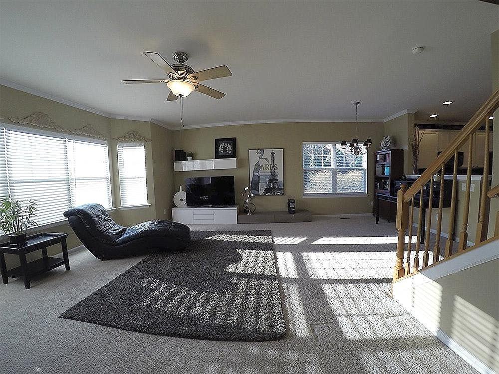 1511 Haywards Heath Lane - Photo 3 of 9