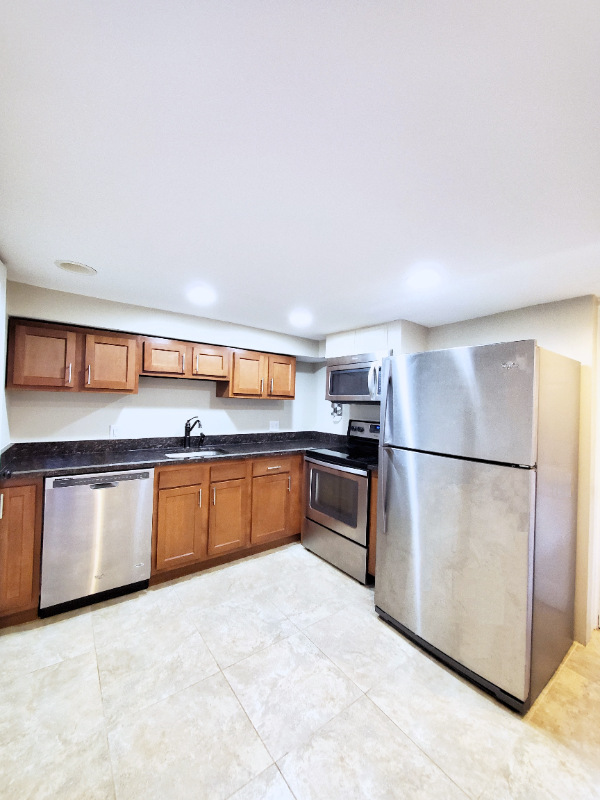 1484 Michigan Ave #D - Photo 2 of 11