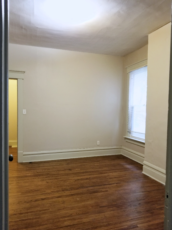 1494 Michigan Ave - Photo 5 of 14