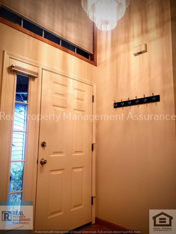 2067 Sunray Cir - Photo 3 of 27