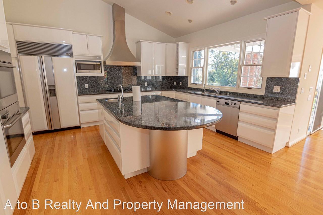 19208 Panorama Dr - Photo 2 of 32