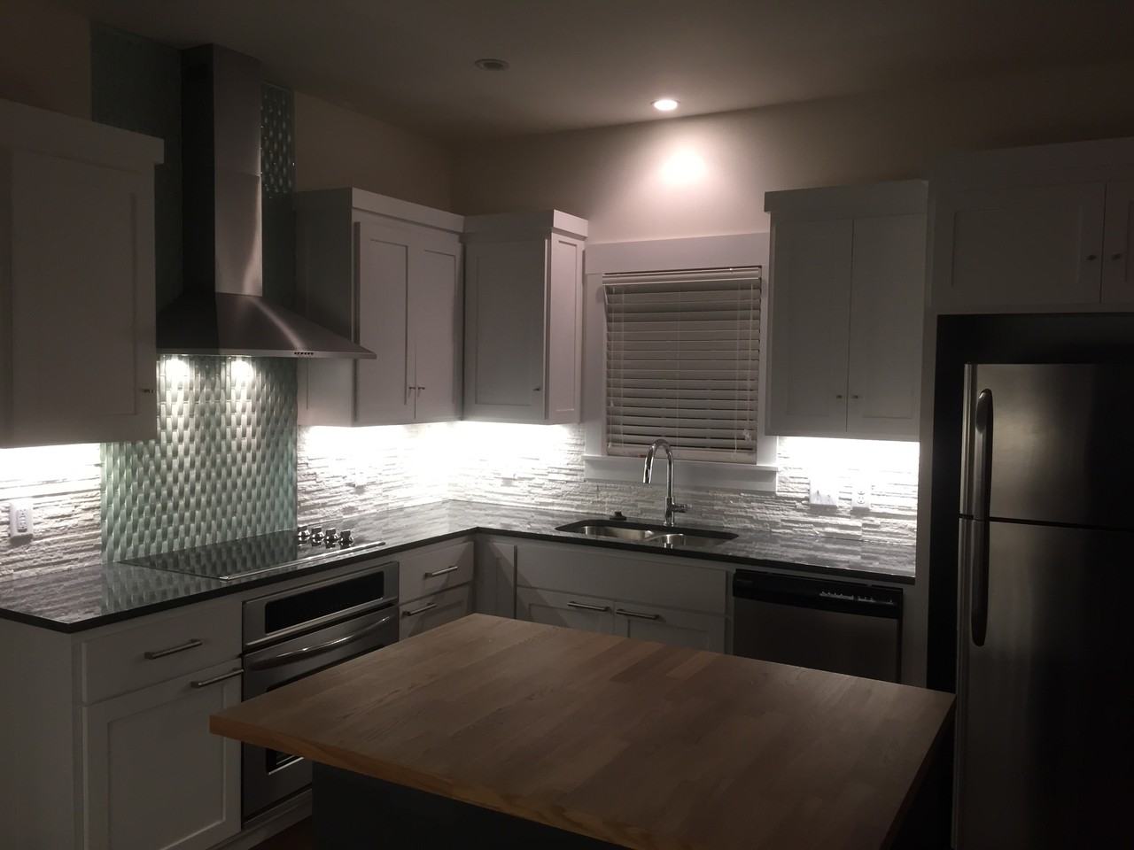 1615 Bruce St - Photo 2 of 12
