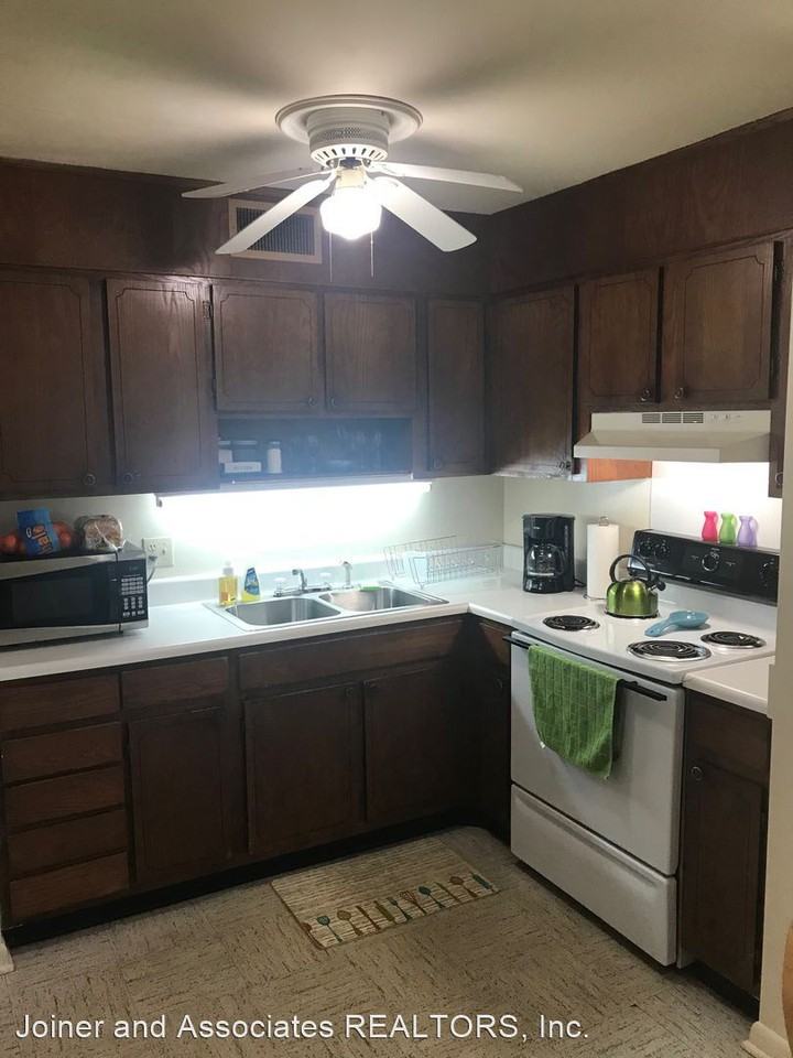 1554 S. Lumpkin St. - Photo 3 of 12