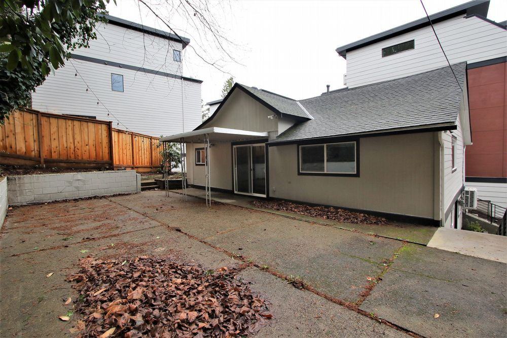 3024 Sw Beaverton Hillsdale Hwy - Photo 2 of 12