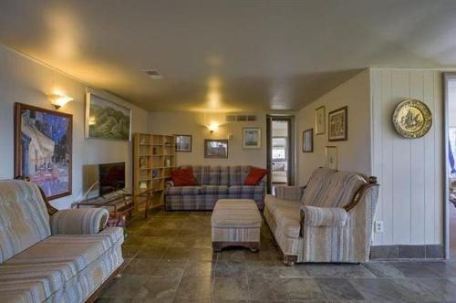 3209 E 95th St - Photo 3 of 17