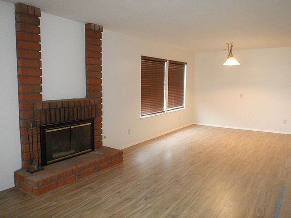 9043 Hamilton St - Photo 2 of 13