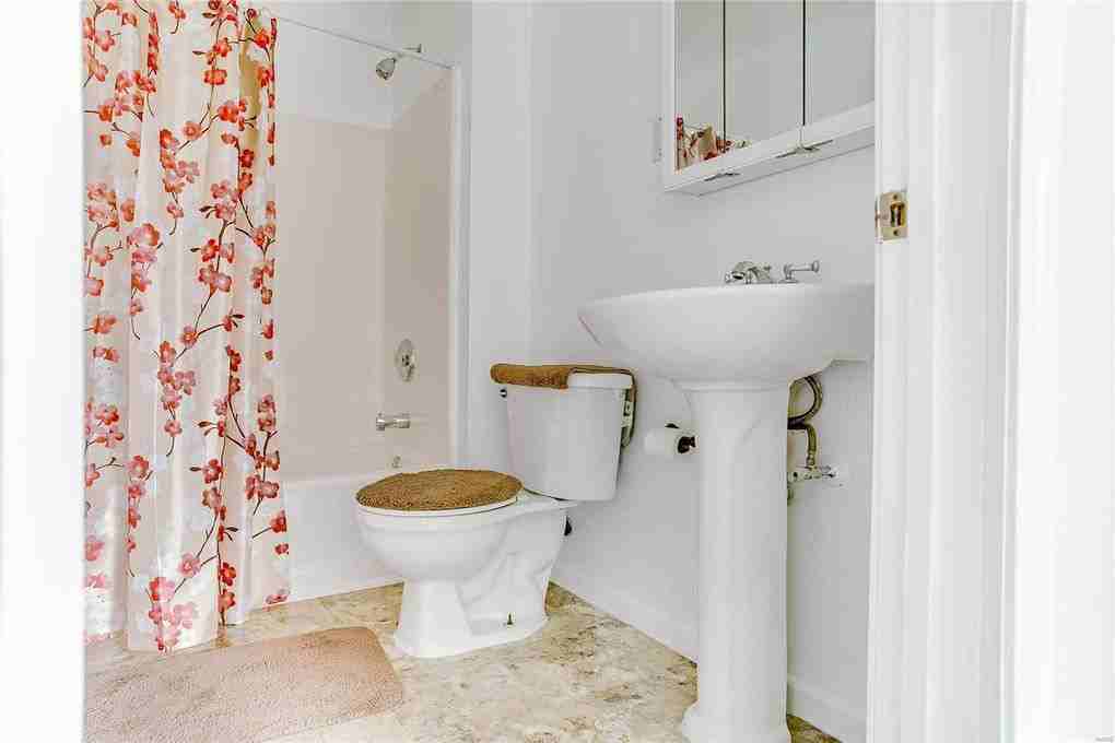 936 Guenzler Dr - Photo 3 of 17